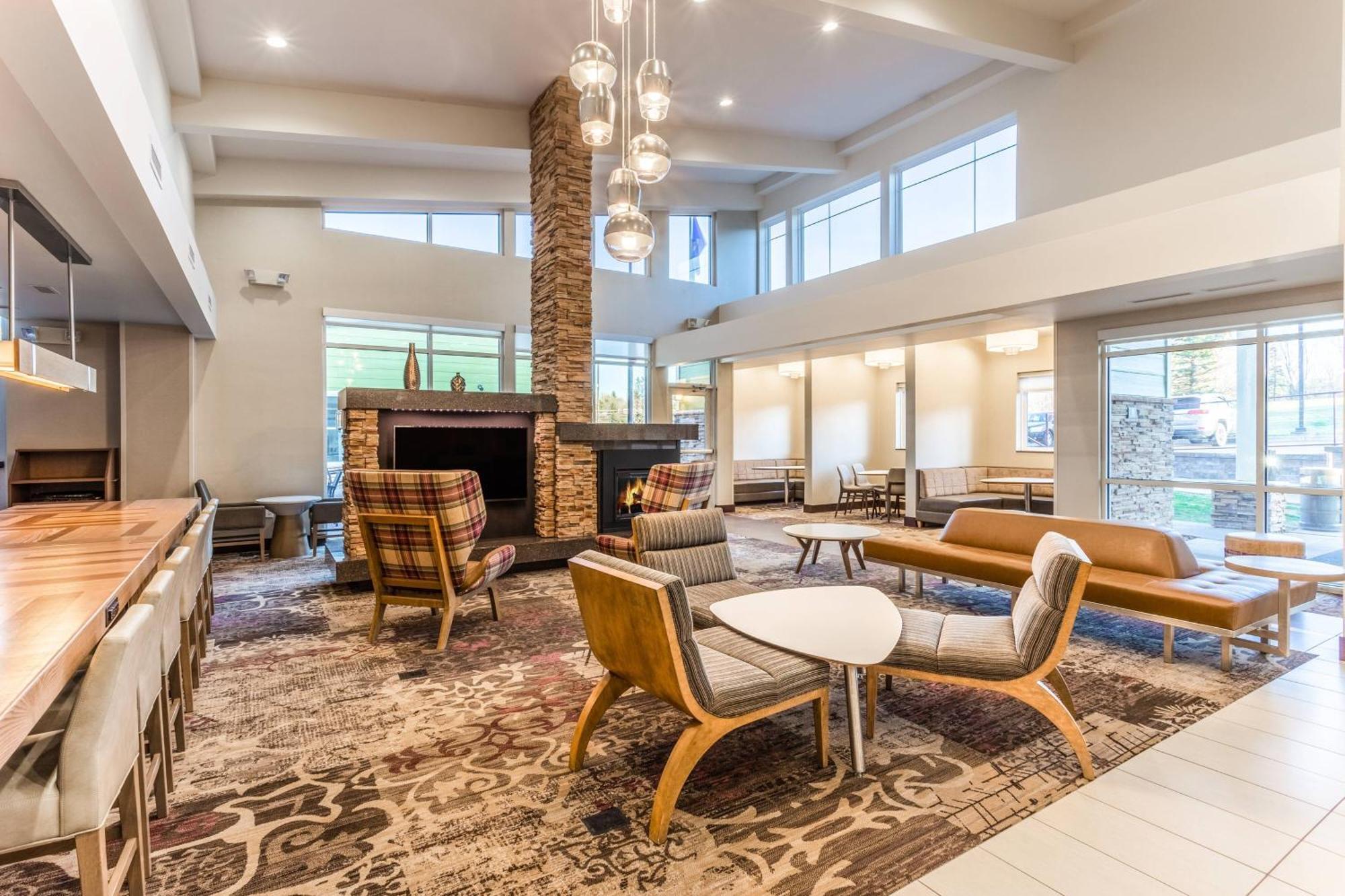 Residence Inn Дълут Екстериор снимка