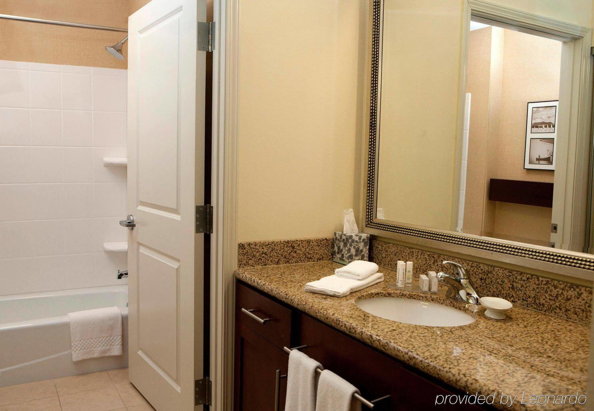Residence Inn Дълут Екстериор снимка